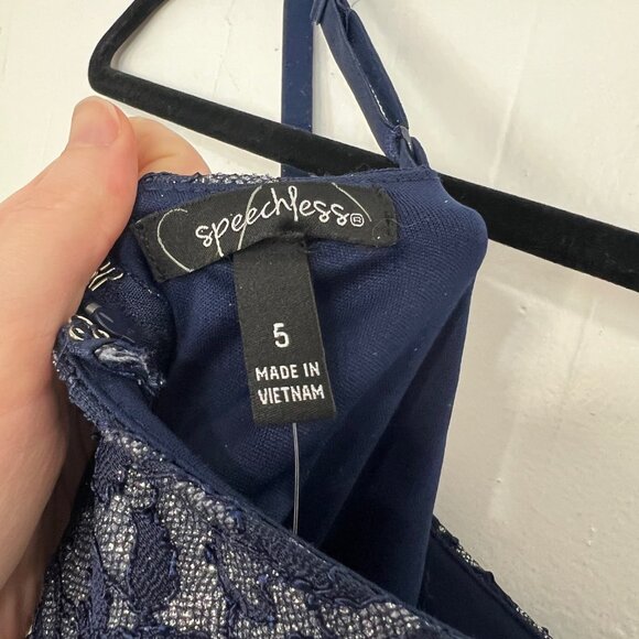 NWT Speechless Fit & Flare Dress Navy Lace Silver Glitter Padded Bust Size 5 - Picture 5 of 5